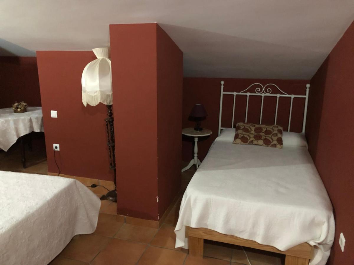 Hostal La Caballeriza Malpartida de Caceres Exterior photo