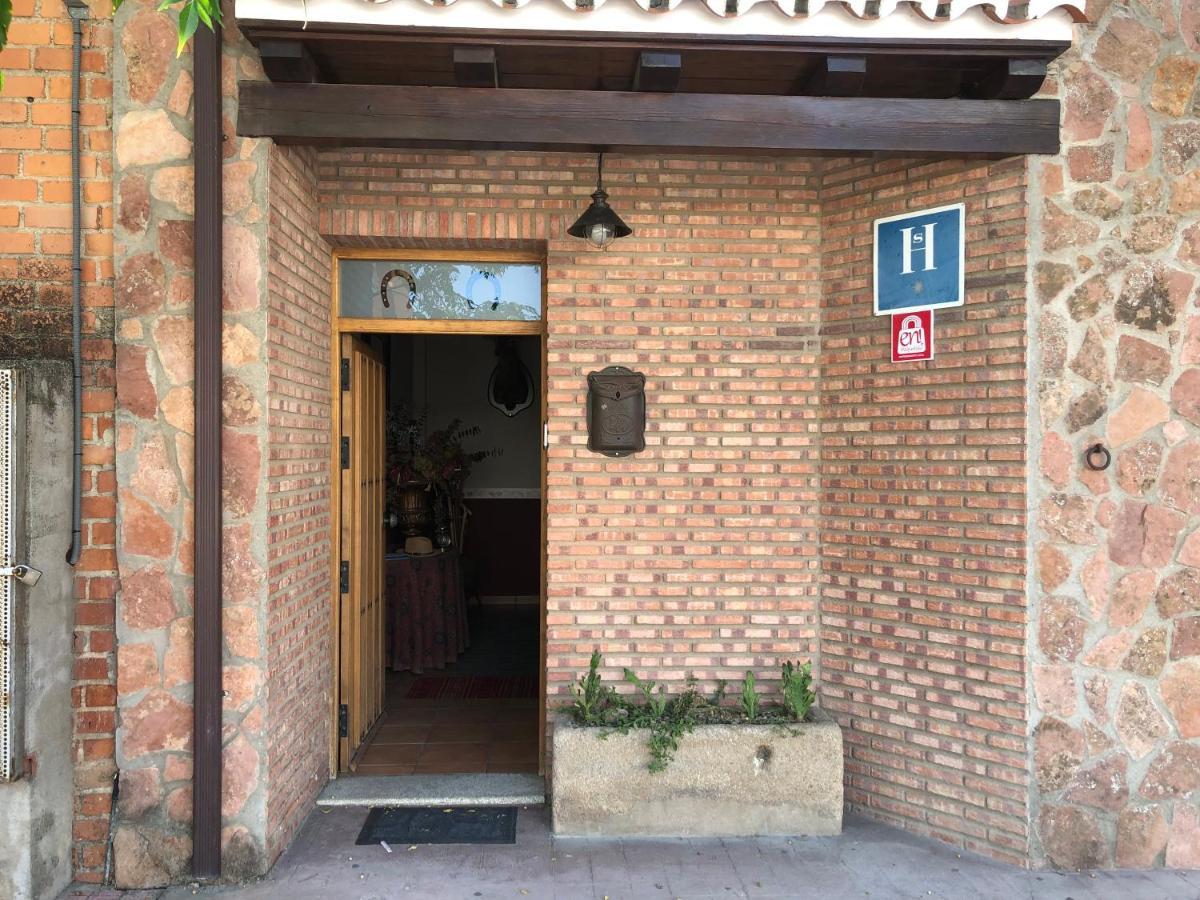 Hostal La Caballeriza Malpartida de Caceres Exterior photo